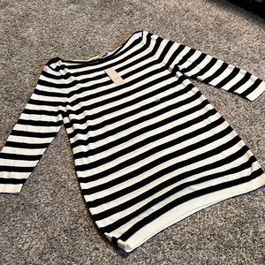 NWT. Petite Large. LOFT lightweight sweater